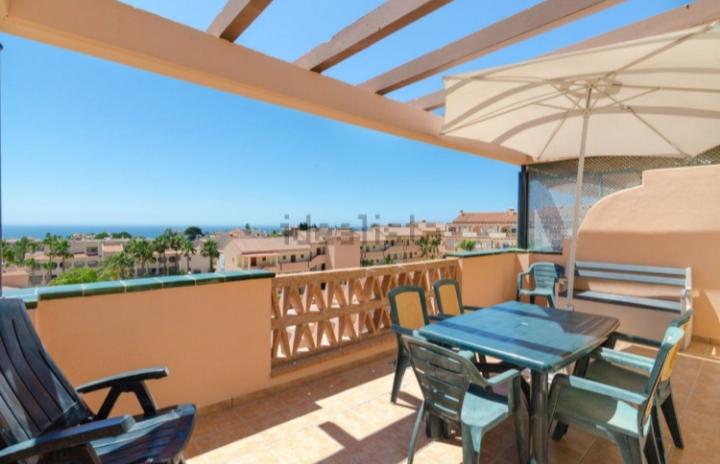 SE ALQUILA DESDE el 01/11/2026 al 31/05/2027 PRECIOSO ATICO EN MIJAS COSTA CON VISTAS ESPECTACULARES.