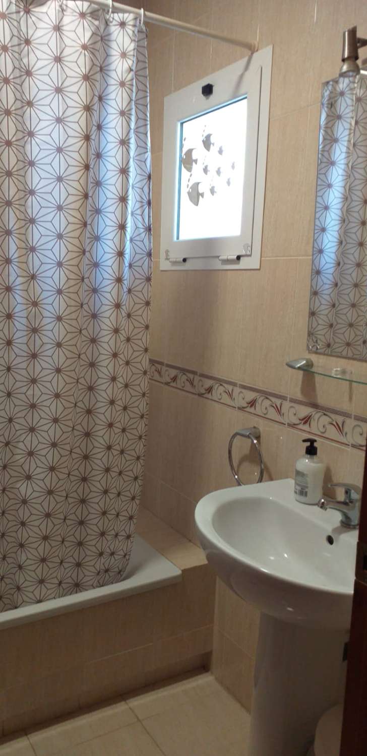 SE ALQUILA DESDE el 01/11/2026 al 31/05/2027 PRECIOSO ATICO EN MIJAS COSTA CON VISTAS ESPECTACULARES.