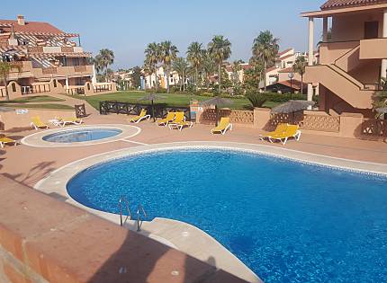 SE ALQUILA DESDE el 01/11/2026 al 31/05/2027 PRECIOSO ATICO EN MIJAS COSTA CON VISTAS ESPECTACULARES.