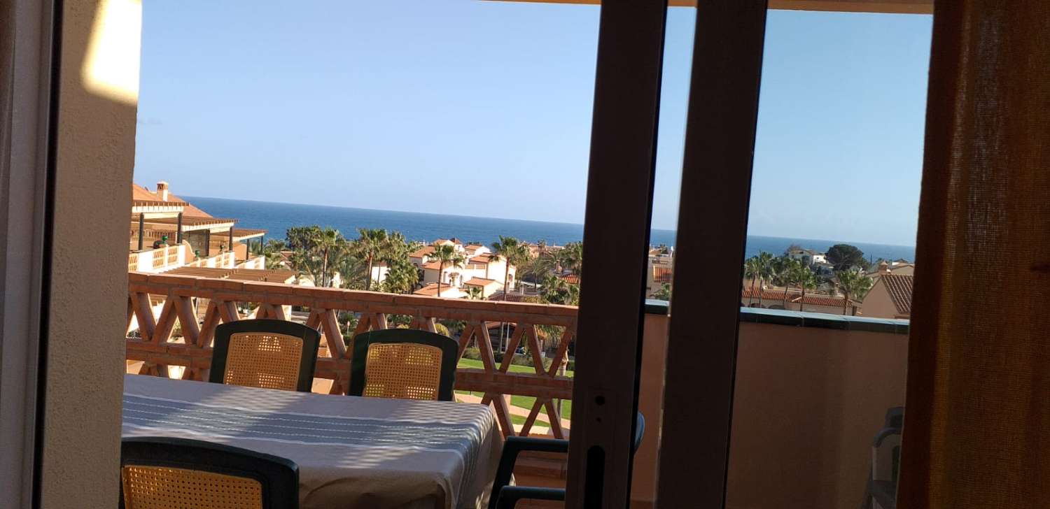 SE ALQUILA DESDE el 01/11/2026 al 31/05/2027 PRECIOSO ATICO EN MIJAS COSTA CON VISTAS ESPECTACULARES.