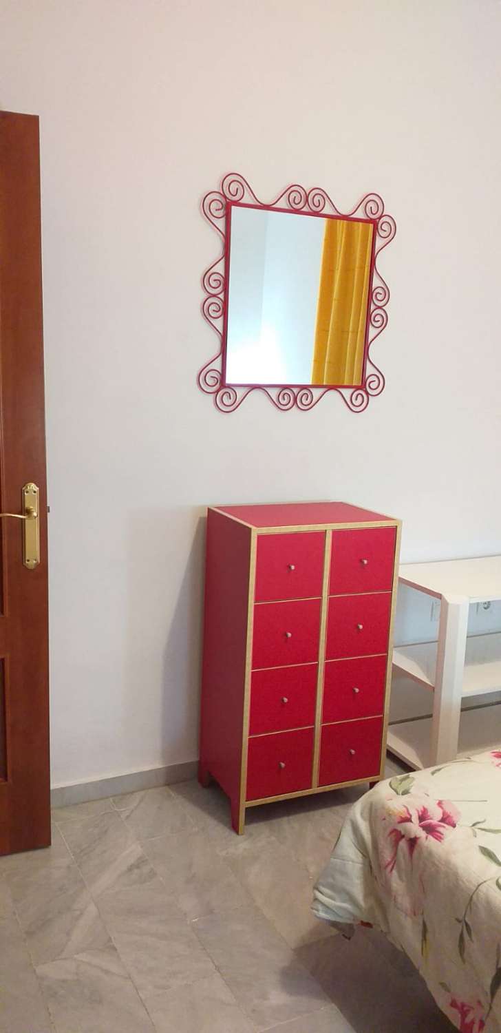 SE ALQUILA DESDE el 01/11/2026 al 31/05/2027 PRECIOSO ATICO EN MIJAS COSTA CON VISTAS ESPECTACULARES.