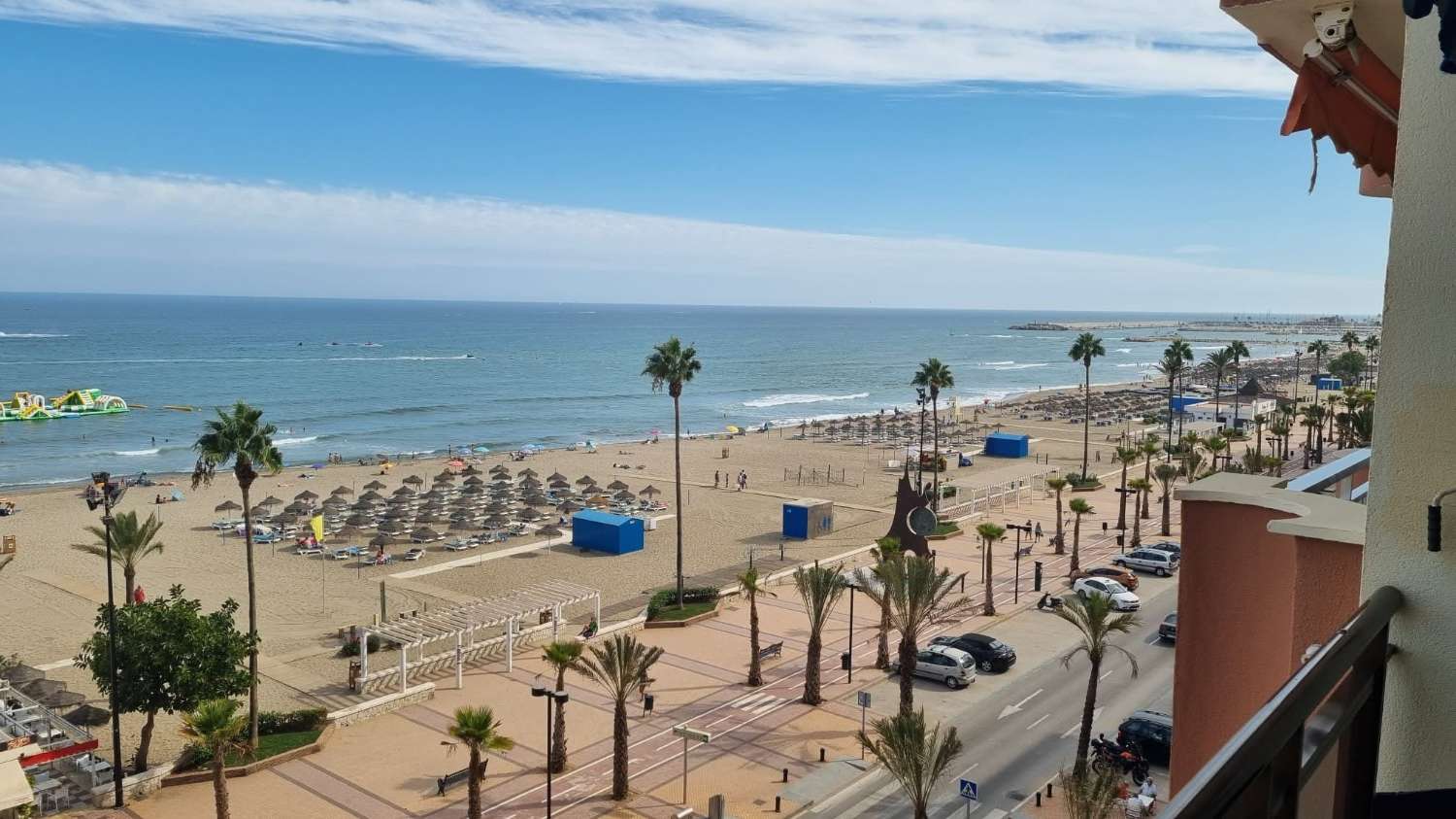 Se alquila desde 09/09/26- 23/12/26 y desde 8/1/27-30/6/27 bonito piso en 1ª línea de playa  en Los Boliches (Fuengirola)