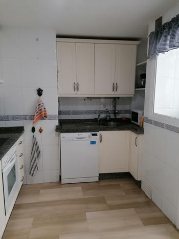 Se alquila desde 09/09/26- 23/12/26 y desde 8/1/27-30/6/27 bonito piso en 1ª línea de playa  en Los Boliches (Fuengirola)