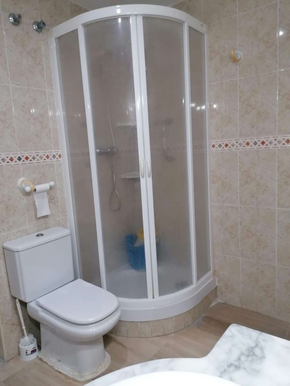 Se alquila desde 09/09/26- 23/12/26 y desde 8/1/27-30/6/27 bonito piso en 1ª línea de playa  en Los Boliches (Fuengirola)