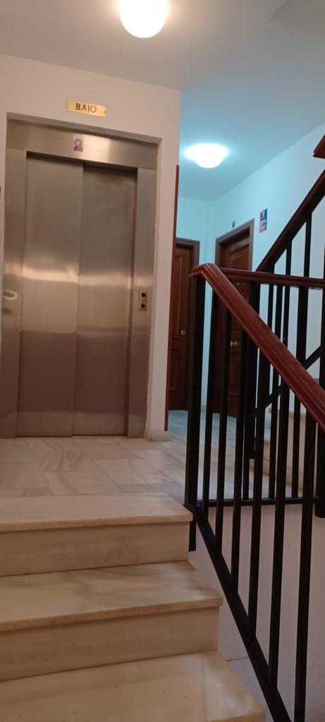 Se alquila Media Temporada desde el 01/10/2026-31/05/2027  bonito apartamento a 10 metros del Paseo Marítimo de Fuengirola.