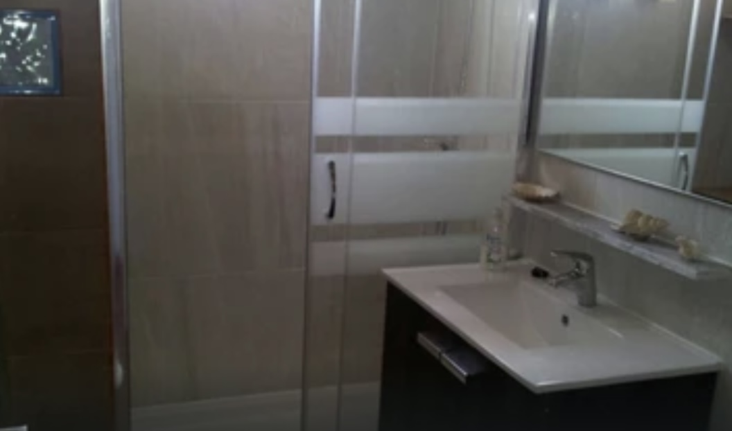 Se alquila desde ahora hasta 30.6.26  y desde 01/09/2026- 30/06/2027 bonito piso cerca de la playa, con vistas al mar en Torremolinos.