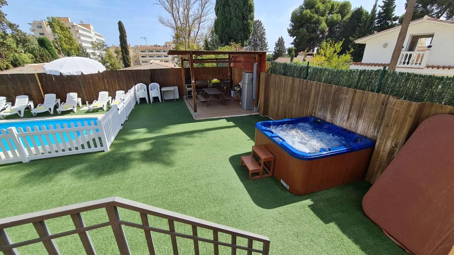 Se alquila de 01/11/2025- 01/04/2026 MAGNIFICA villa en Urbanización El Pinar (Torremolinos)