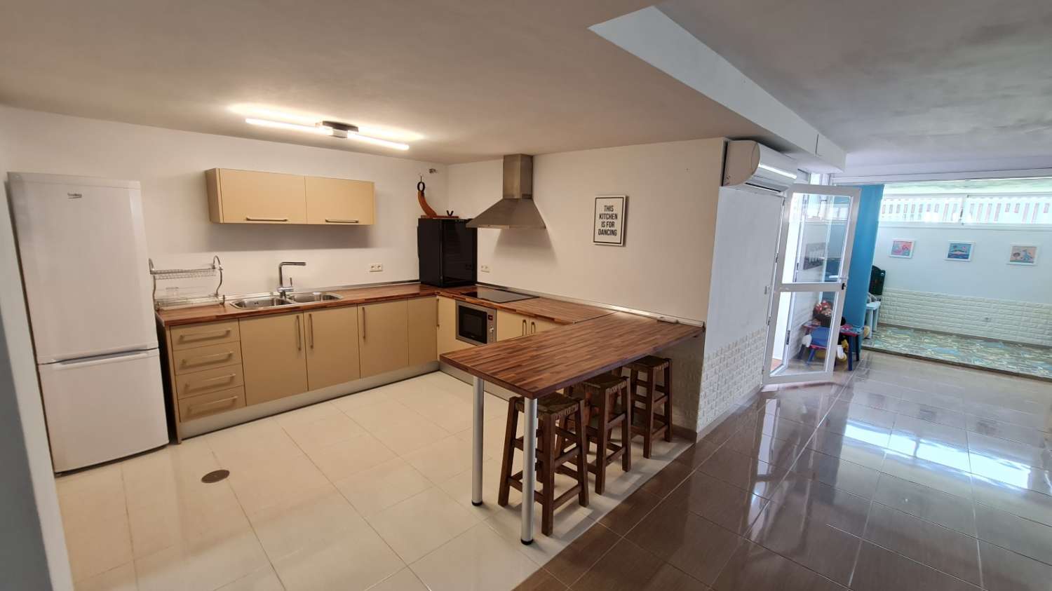 Se alquila de 01/11/2025- 01/04/2026 MAGNIFICA villa en Urbanización El Pinar (Torremolinos)