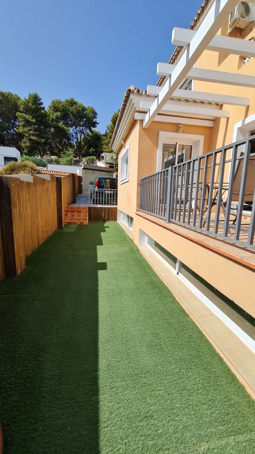 Se alquila de 01/11/2025- 01/04/2026 MAGNIFICA villa en Urbanización El Pinar (Torremolinos)