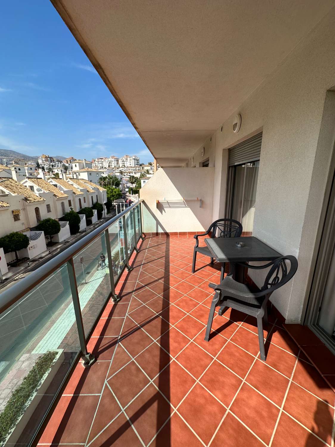 Se alquila   desde 1.9.26-30.6.27 bonito apartamento   en Benalmadena Costa