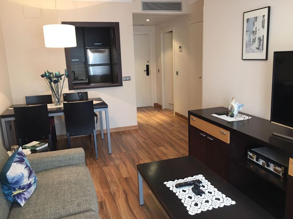 Se alquila   desde 1.9.26-30.6.27 bonito apartamento   en Benalmadena Costa