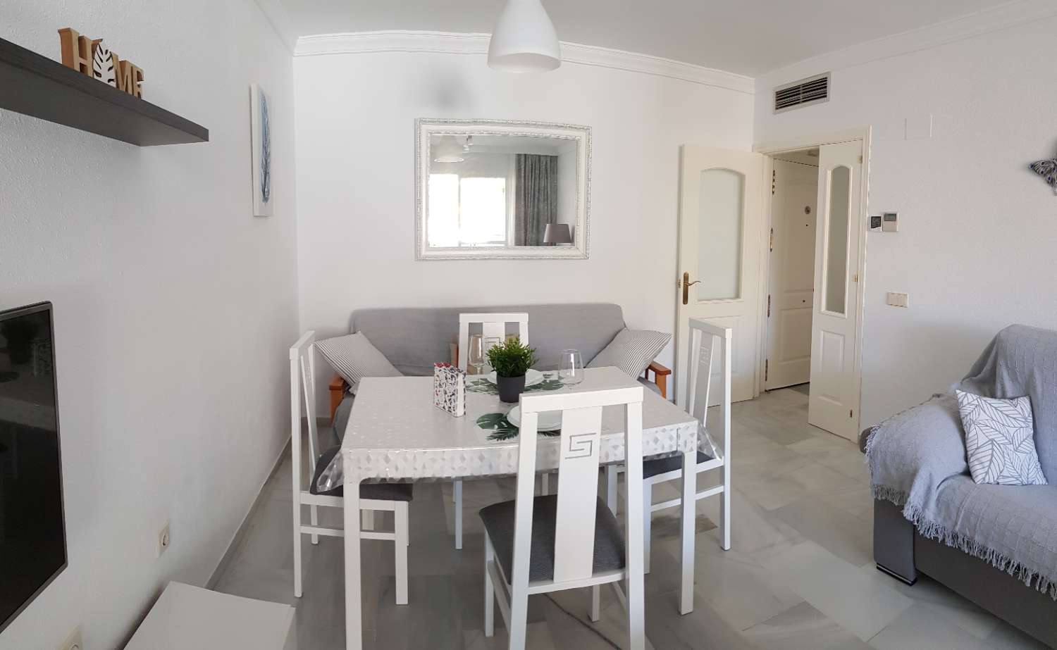 Se alquila dede 1/9/2026-30/6/2027  magnifico apartamento al lado de la playa en  La Carihuela (Torremolinos)
