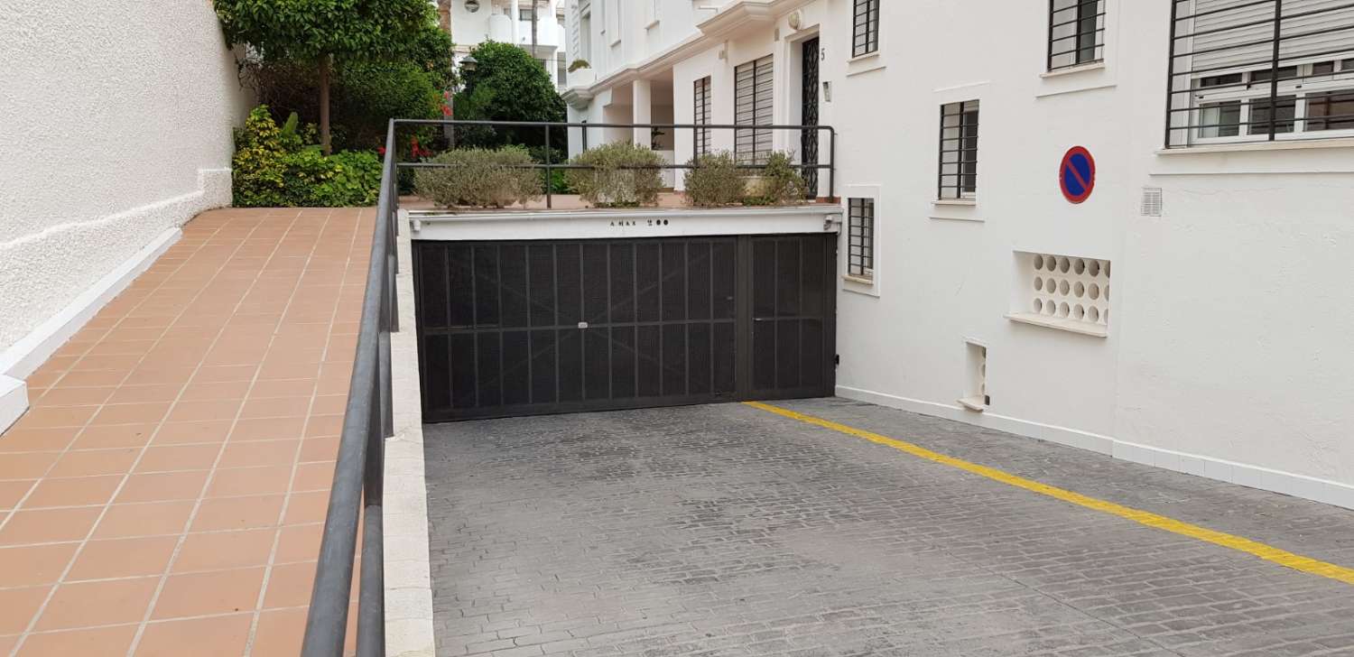 Se alquila dede 1/9/2026-30/6/2027  magnifico apartamento al lado de la playa en  La Carihuela (Torremolinos)