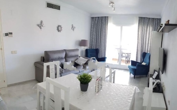 Se alquila dede 1/9/2026-30/6/2027  magnifico apartamento al lado de la playa en  La Carihuela (Torremolinos)