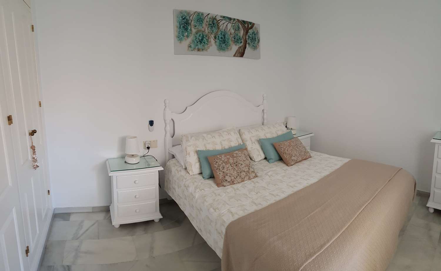 Se alquila dede 1/9/2026-30/6/2027  magnifico apartamento al lado de la playa en  La Carihuela (Torremolinos)