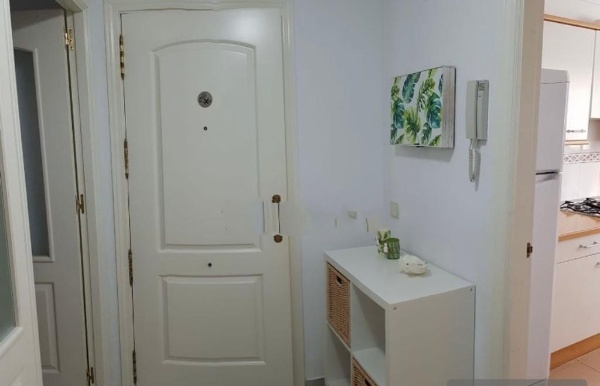 Se alquila dede 1/9/2026-30/6/2027  magnifico apartamento al lado de la playa en  La Carihuela (Torremolinos)