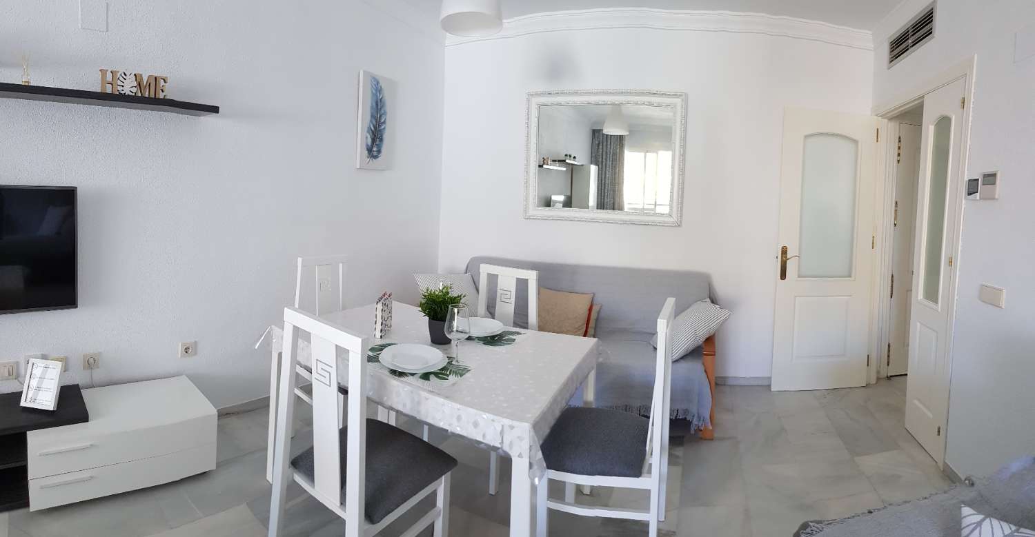 Se alquila dede 1/9/2026-30/6/2027  magnifico apartamento al lado de la playa en  La Carihuela (Torremolinos)