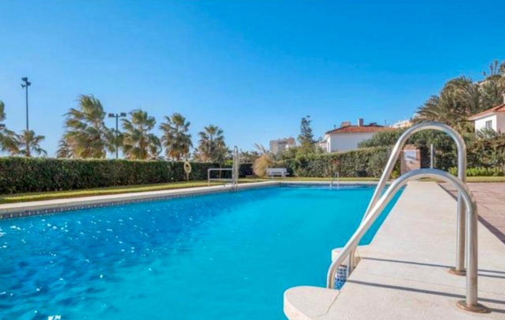 Se alquila desde 1.9.26-30.6.27 magnifico apartamento en 1ª línea de playa en Fuengirola