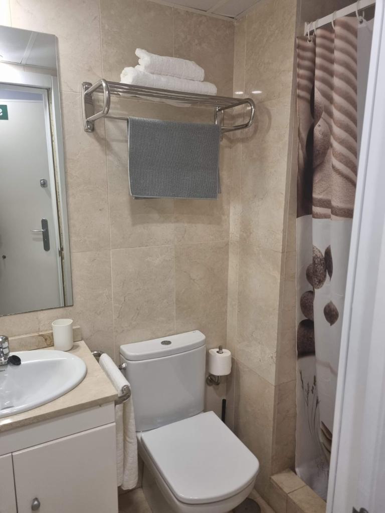 SE ALQUILA HASTA 31/05/2026 BONITO APARTAMENTO A 200 METROS DE LA PLAYA EN  BENALMÁDENA