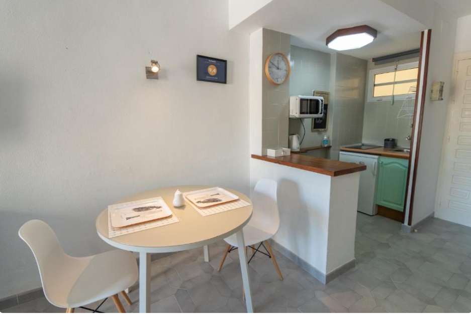 Se alquila desde 01/09/2026 hasta 30/06/2027  bonito estudio en Benalmádena Costa