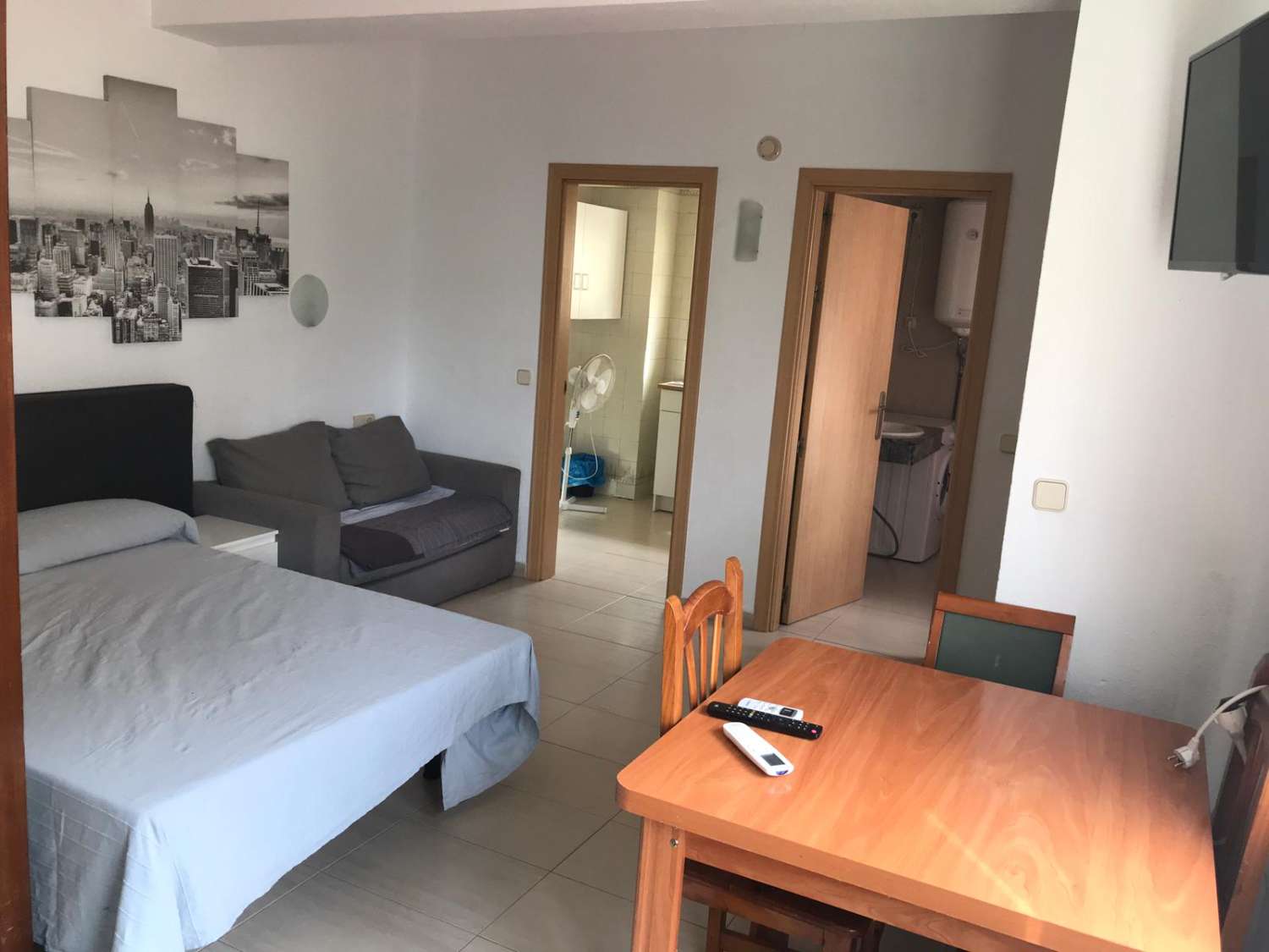 Se alquila MEDIA TEMPORADA desde  01/09/2026 HASTA 30/6/27   estudio en 1ª línea de playa en Benalmádena.-