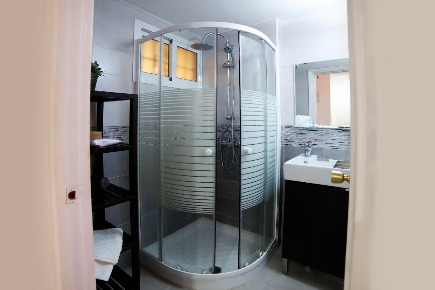 Se alquila  bonito Estudio desde 01/10/2026- 30/03/2027 en Benalmádena.