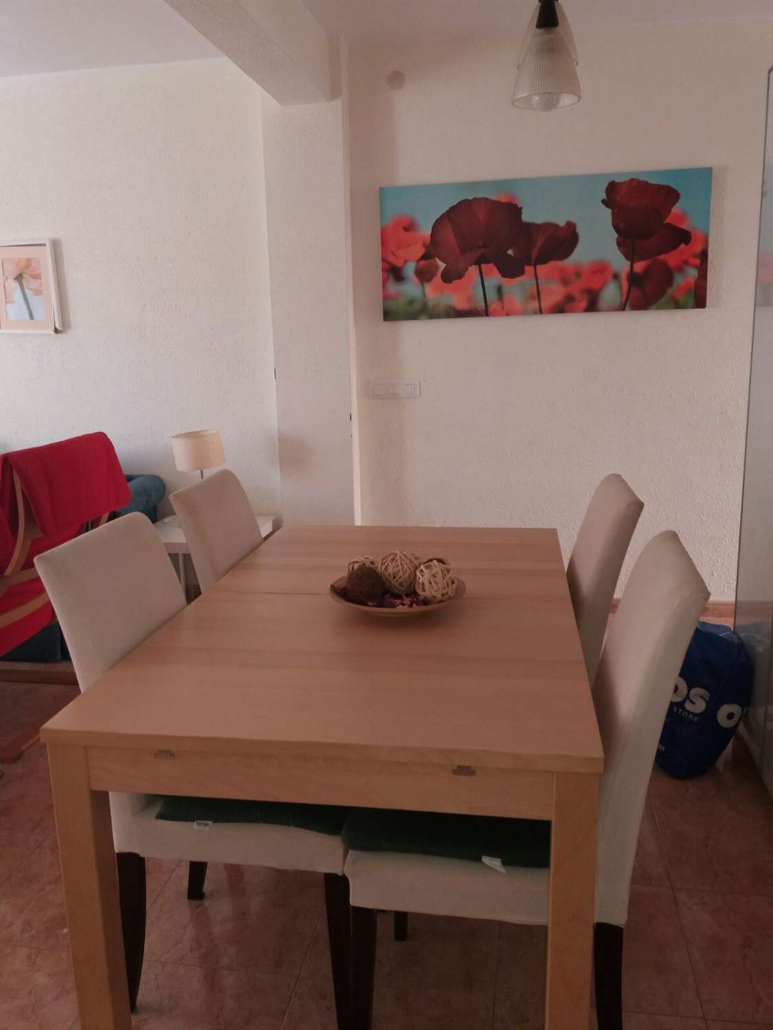 Se alquila desde ahora  al 31/05/2026 y desde 01/09/2026 hasta 30/06/2027 bonito apartamento en el centro de La Carihuela (Torremolinos).-