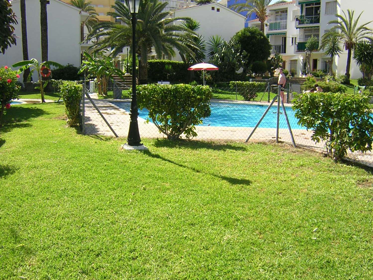 Se alquila desde ahora  al 31/05/2026 y desde 01/09/2026 hasta 30/06/2027 bonito apartamento en el centro de La Carihuela (Torremolinos).-