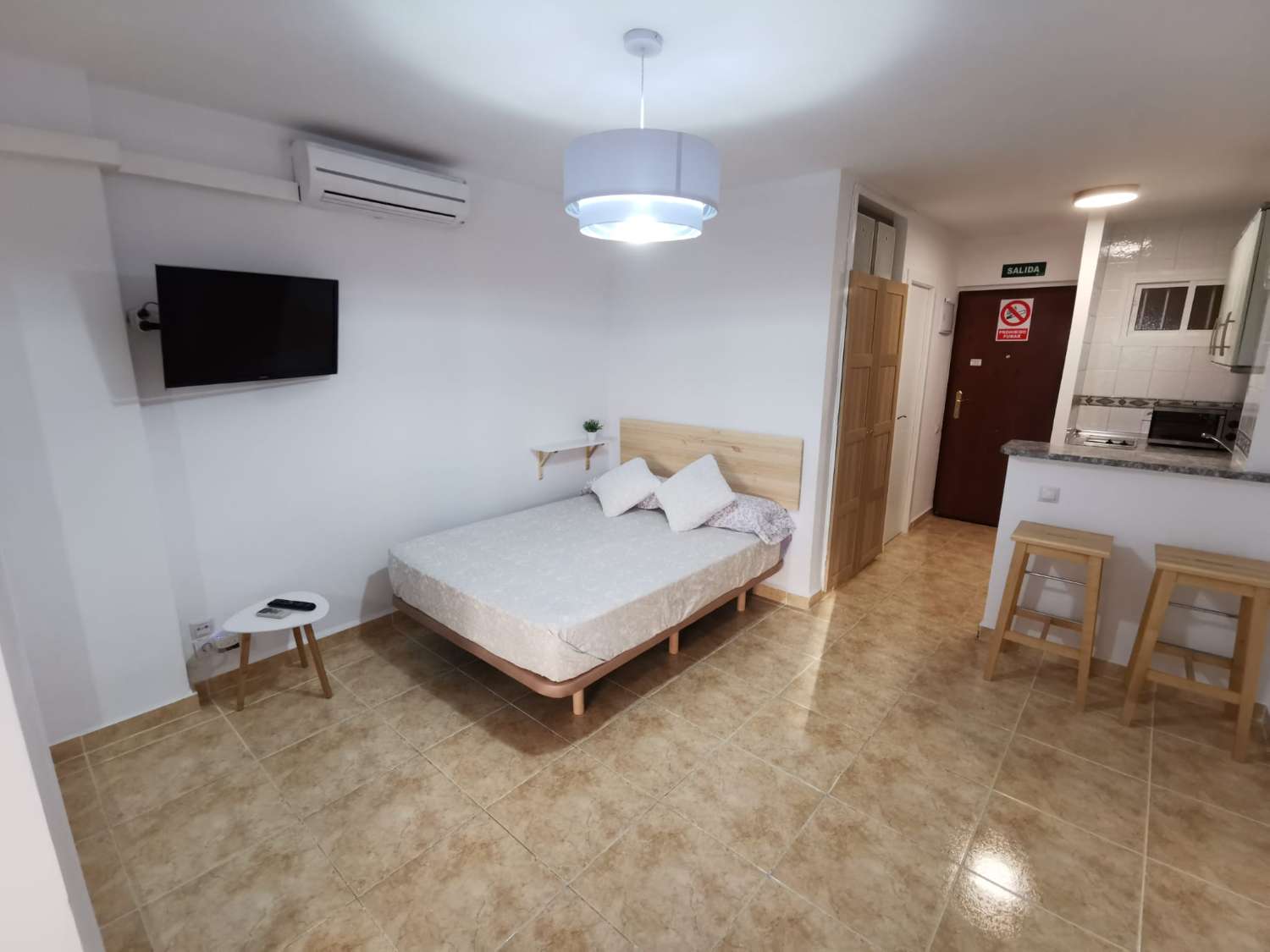 SE ALQUILA MEDIA TEMPORADA DESDE AHORA HASTA 30/06/2026 Y DESDE 01/09/2026 HASTA 30/06/2027 COQUETO ESTUDIO EN BENALMÁDENA