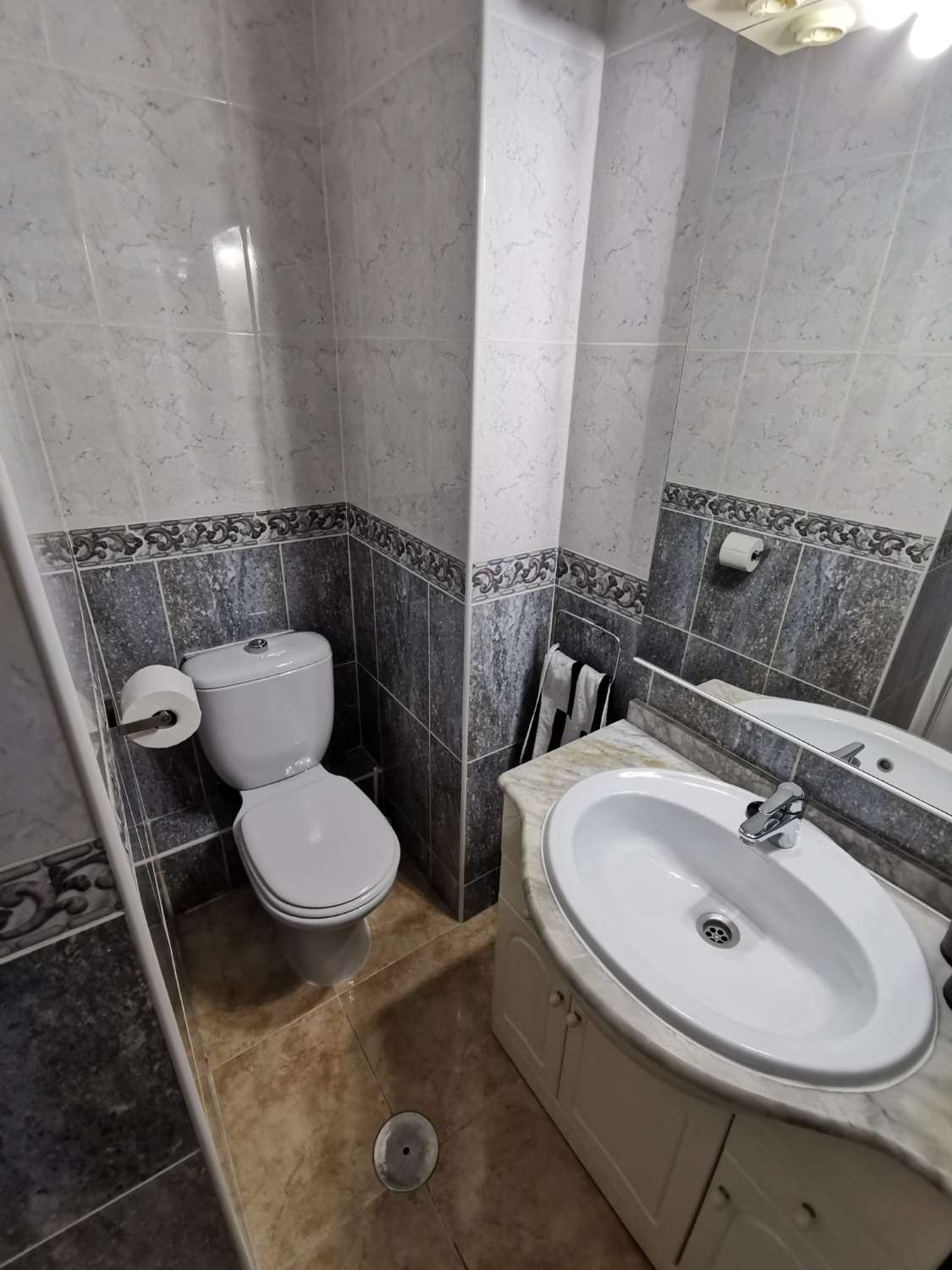 SE ALQUILA MEDIA TEMPORADA DESDE AHORA HASTA 30/06/2026 Y DESDE 01/09/2026 HASTA 30/06/2027 COQUETO ESTUDIO EN BENALMÁDENA