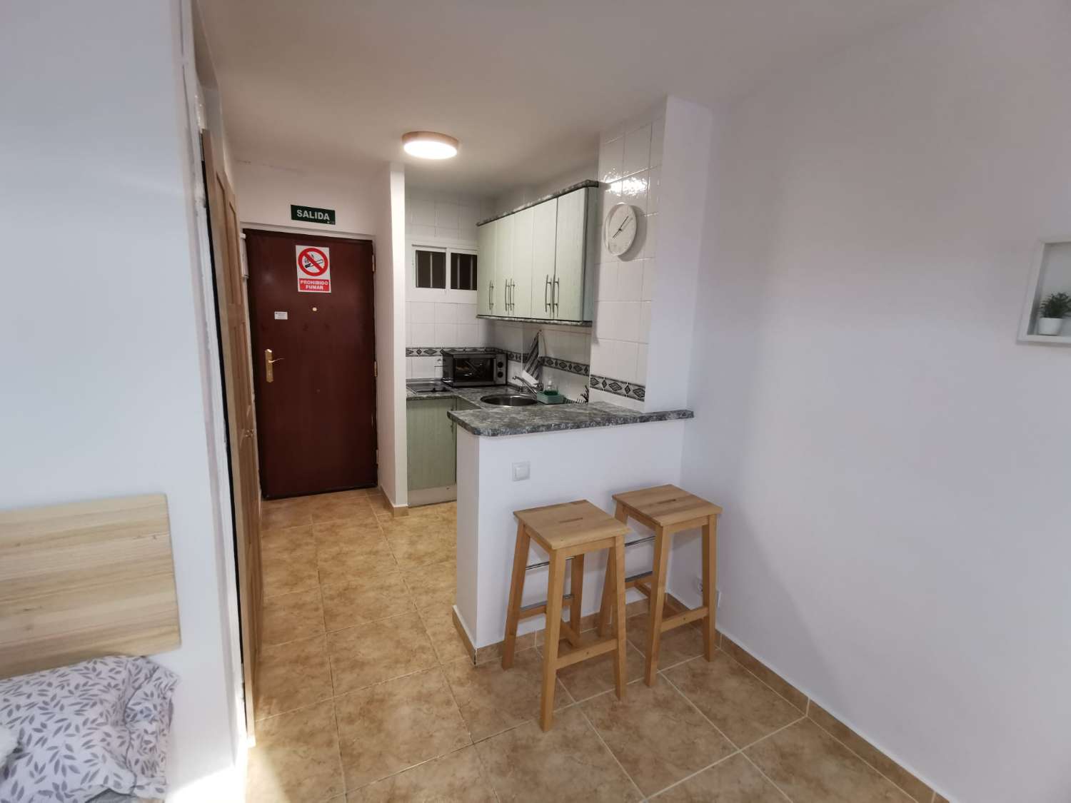 SE ALQUILA MEDIA TEMPORADA DESDE AHORA HASTA 30/06/2026 Y DESDE 01/09/2026 HASTA 30/06/2027 COQUETO ESTUDIO EN BENALMÁDENA