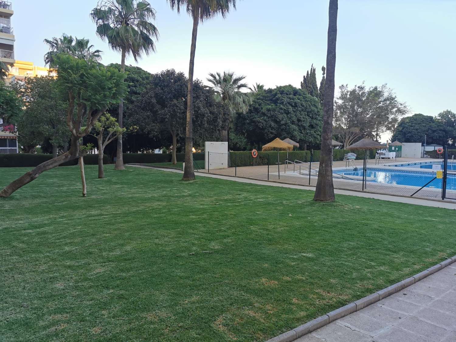 SE ALQUILA MEDIA TEMPORADA DESDE AHORA HASTA 30/06/2026 Y DESDE 01/09/2026 HASTA 30/06/2027 COQUETO ESTUDIO EN BENALMÁDENA