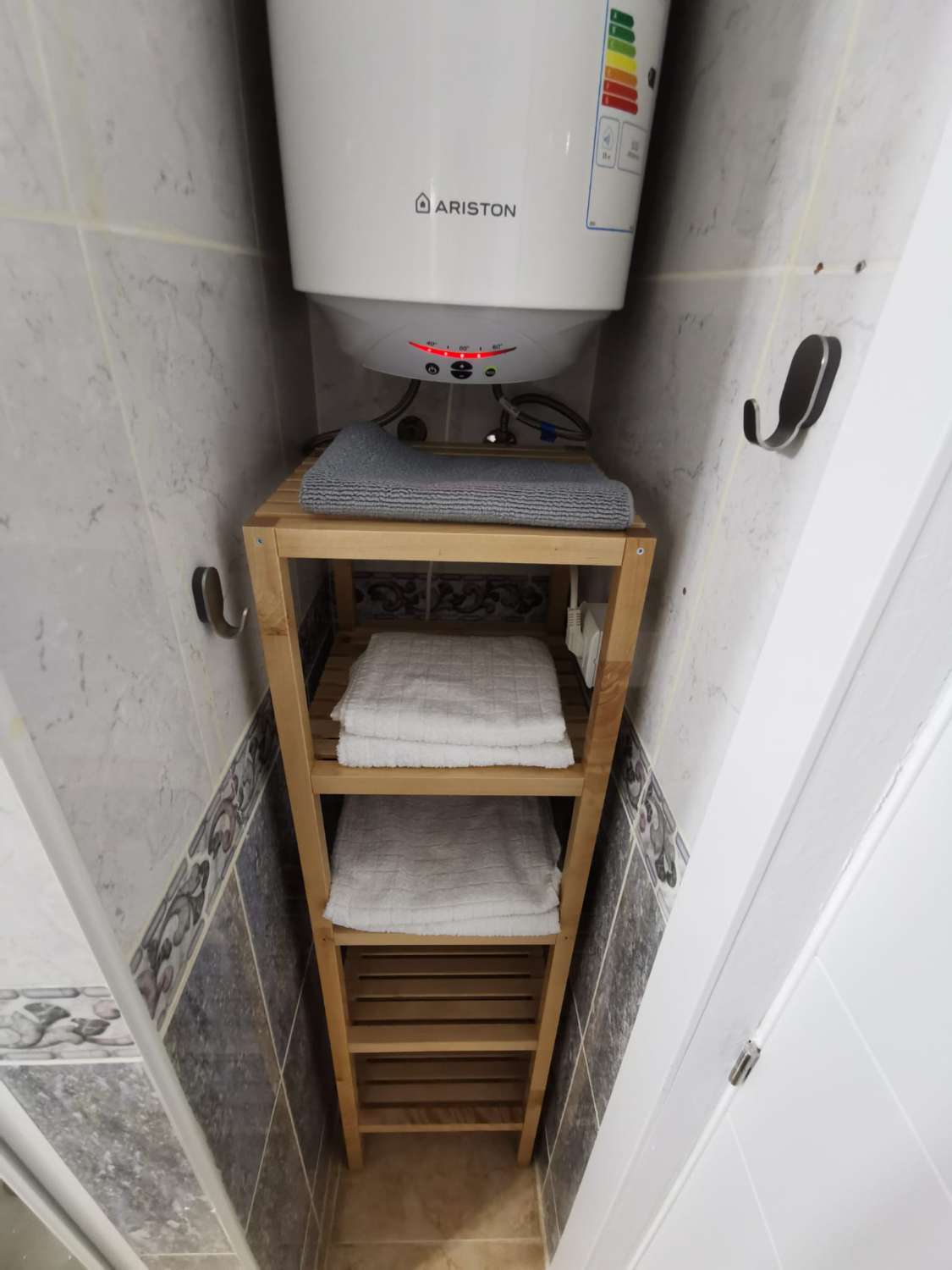 SE ALQUILA MEDIA TEMPORADA DESDE AHORA HASTA 30/06/2026 Y DESDE 01/09/2026 HASTA 30/06/2027 COQUETO ESTUDIO EN BENALMÁDENA