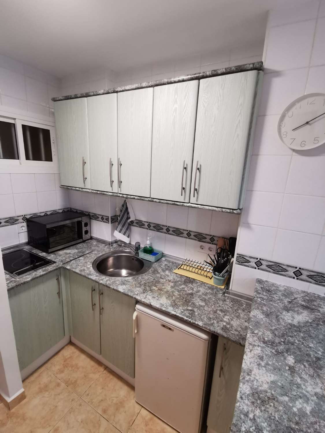 SE ALQUILA MEDIA TEMPORADA DESDE AHORA HASTA 30/06/2026 Y DESDE 01/09/2026 HASTA 30/06/2027 COQUETO ESTUDIO EN BENALMÁDENA