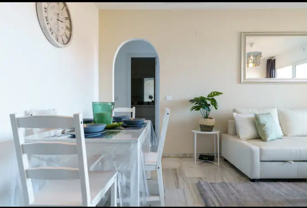 Se alquila precioso piso en Torrequebrada hasta  30/06/2026 en Benalmádena Costa