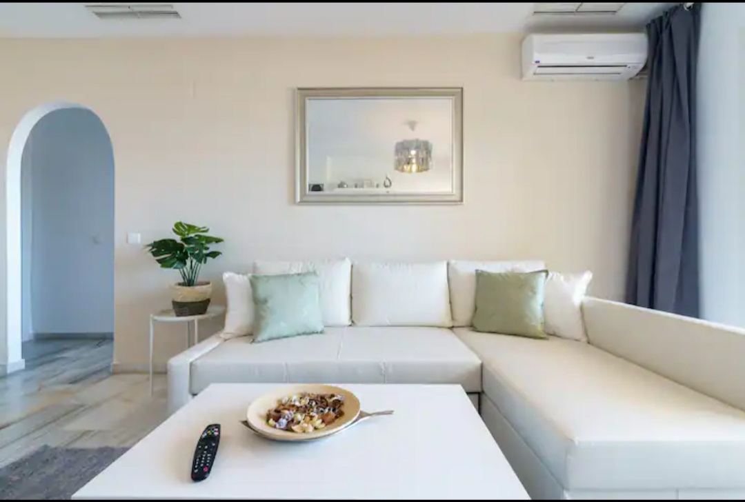 Se alquila precioso piso en Torrequebrada hasta  30/06/2026 en Benalmádena Costa