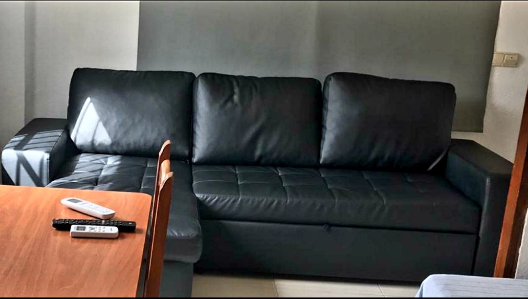 SE ALQUILA BONITO LOFT EN 1ª LÍNEA DE PLAYA MEDIA TEMPORADA HASTA 30.6.26 en Benalmádena Costa.-