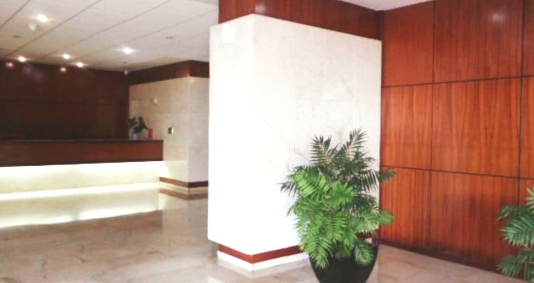 SE ALQUILA BONITO LOFT EN 1ª LÍNEA DE PLAYA MEDIA TEMPORADA HASTA 30.6.26 en Benalmádena Costa.-