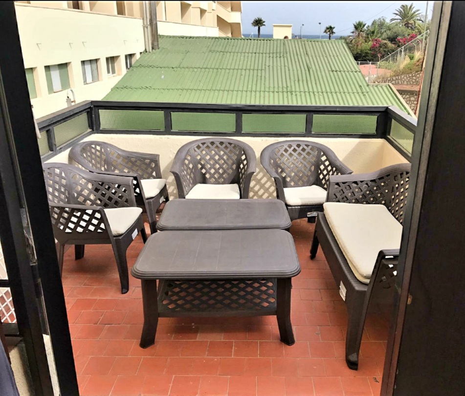 SE ALQUILA BONITO LOFT EN 1ª LÍNEA DE PLAYA MEDIA TEMPORADA HASTA 30.6.26 en Benalmádena Costa.-