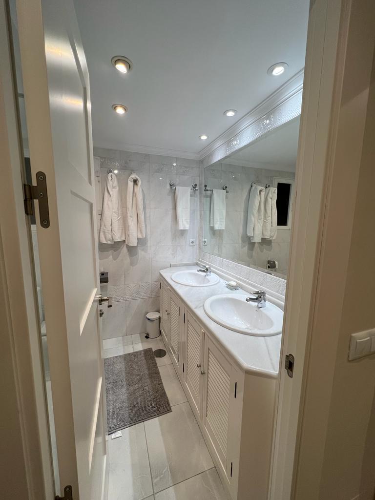 Se  alquila MEDIA TEMPORADA desde 11/09/2026 - 30.6.27  precioso apartamento en Playamar (Torremolinos).-