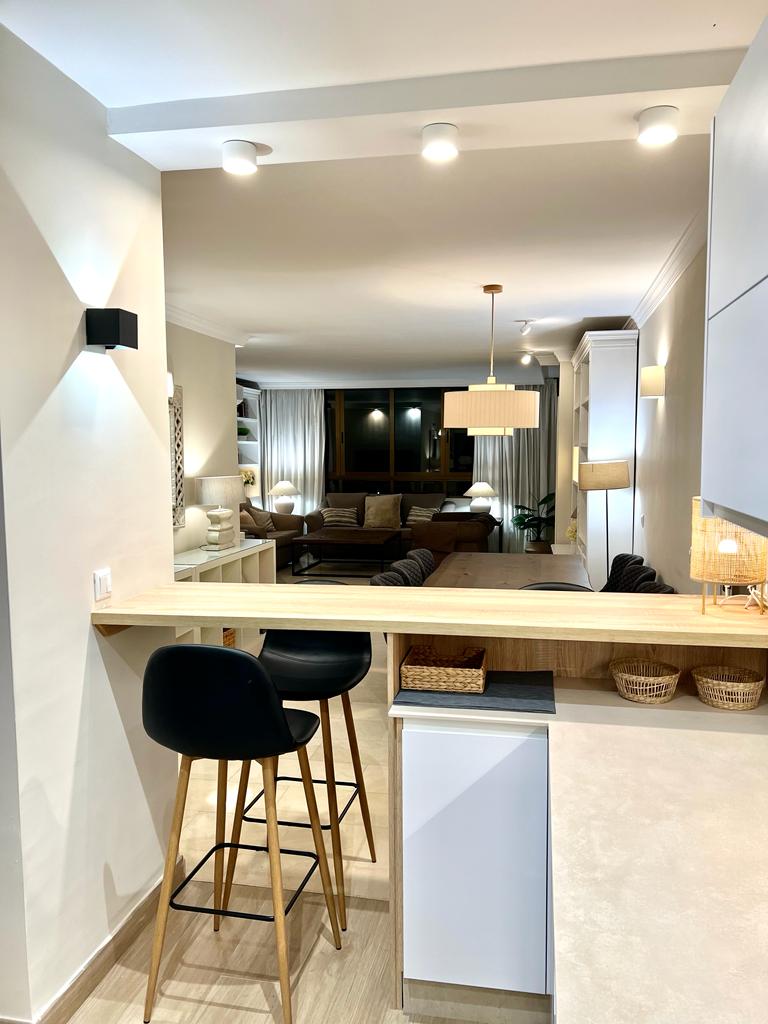 Se  alquila MEDIA TEMPORADA desde 11/09/2026 - 30.6.27  precioso apartamento en Playamar (Torremolinos).-