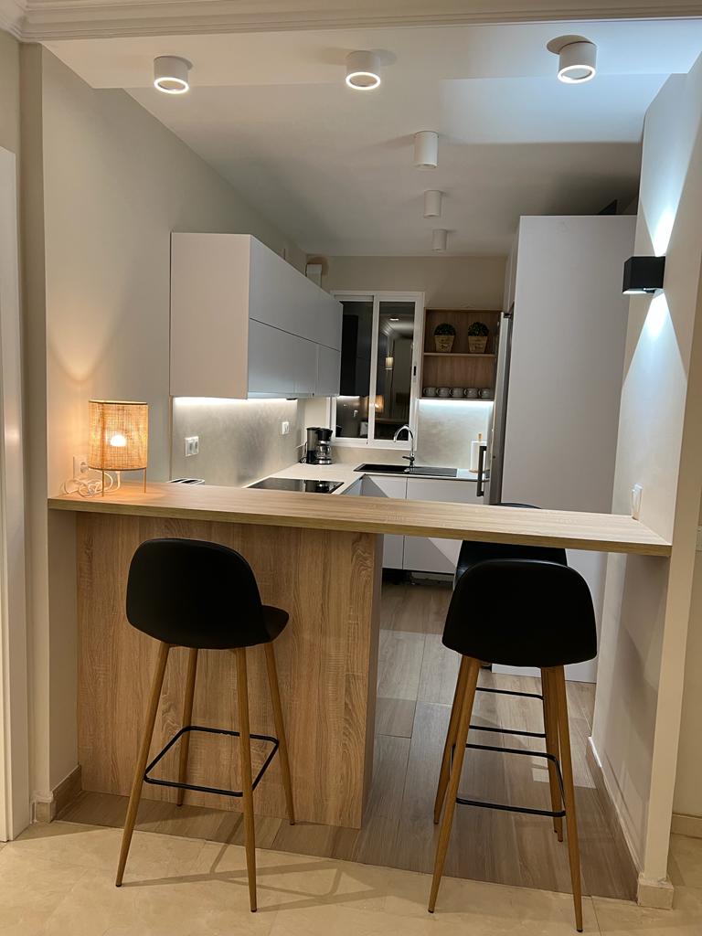 Se  alquila MEDIA TEMPORADA desde 11/09/2026 - 30.6.27  precioso apartamento en Playamar (Torremolinos).-