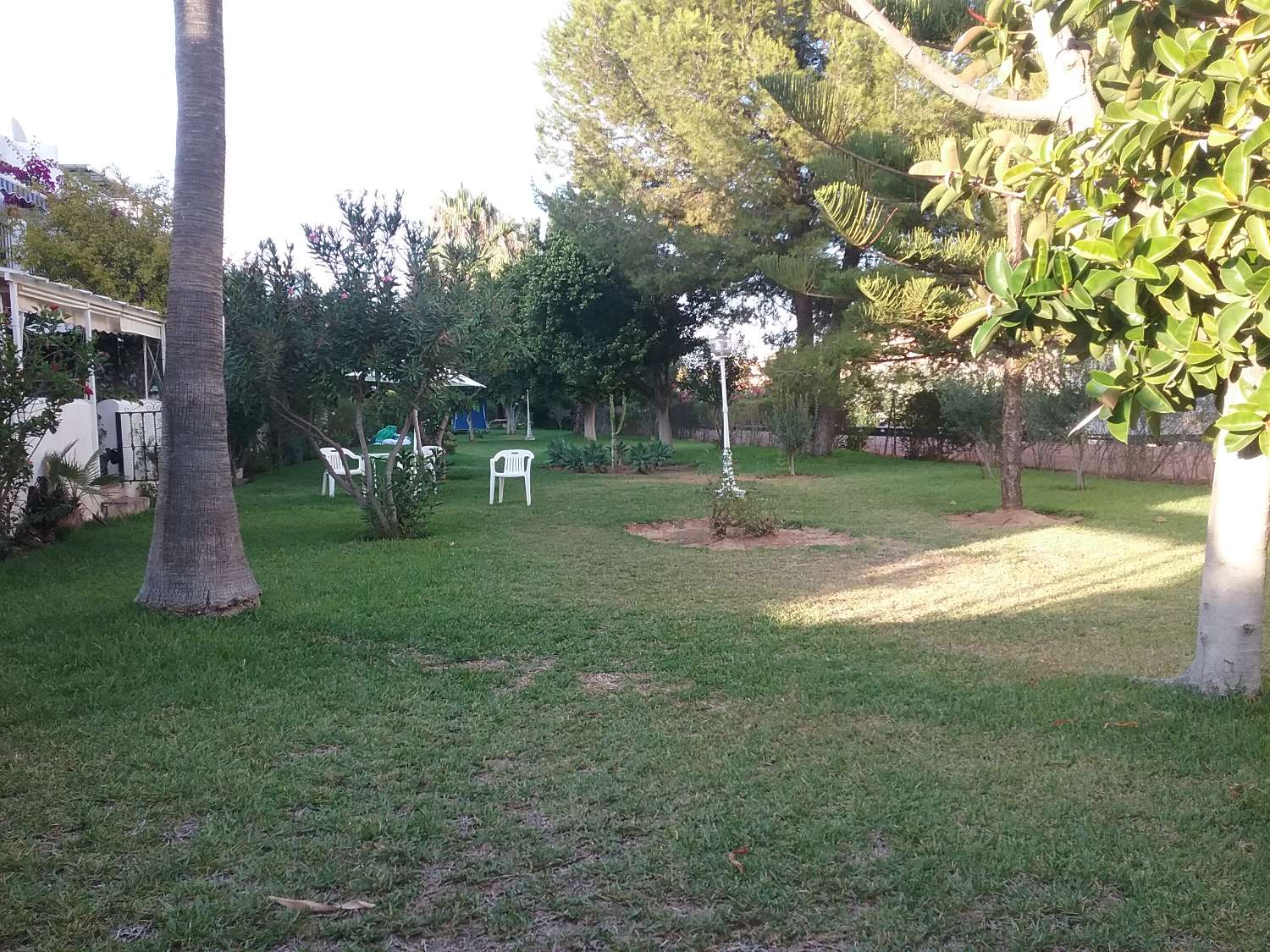 SE VENDE ESTUPENDA ESTUPENDA CASA ADOSADA EN LOS BOLICHES, ( FUENGIROLA)