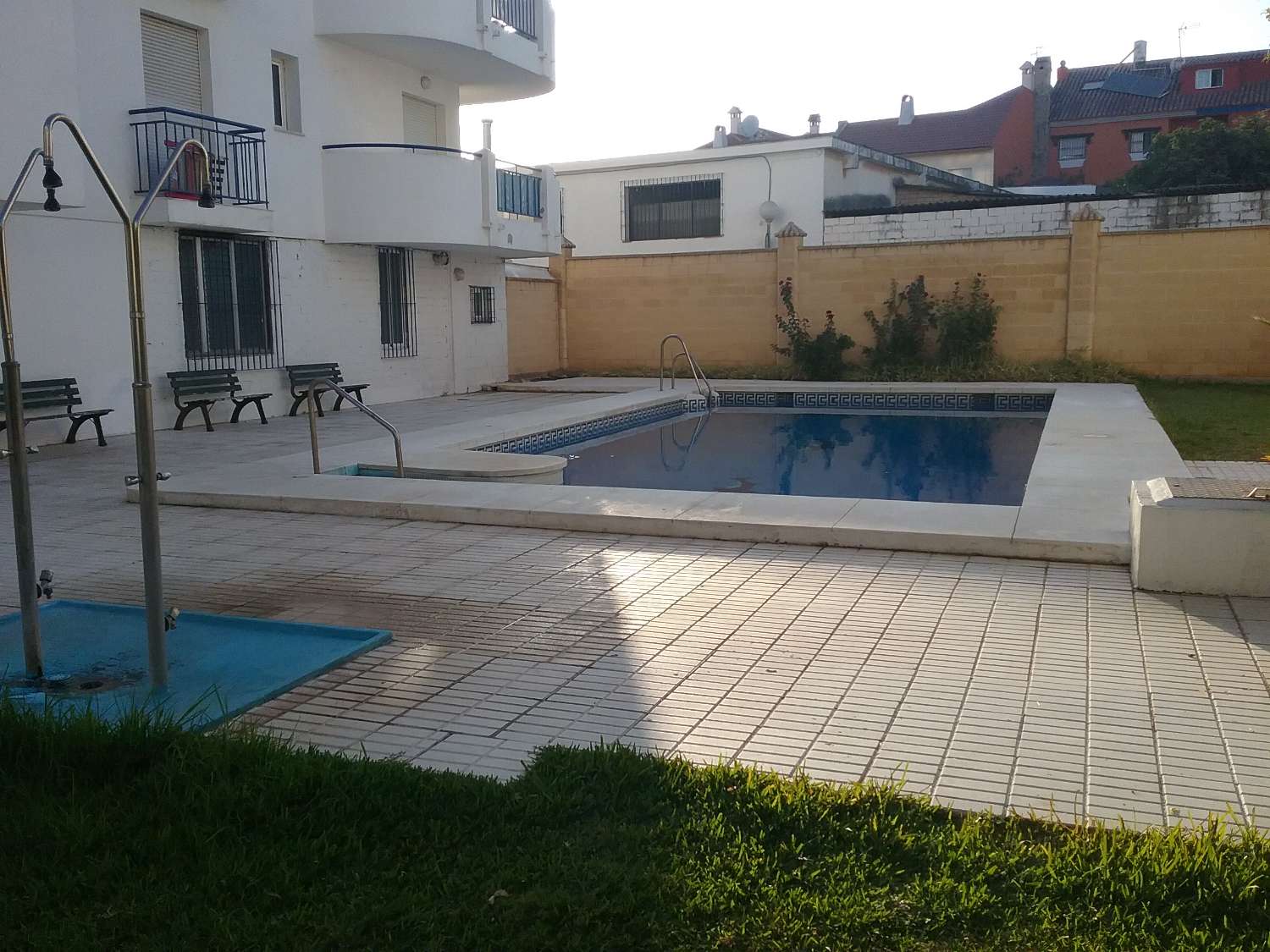 SE VENDE ESTUPENDA ESTUPENDA CASA ADOSADA EN LOS BOLICHES, ( FUENGIROLA)