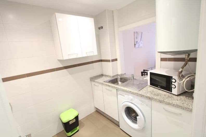 Se alquila MEDIA TEMPORADA DESDE 15/09/2026 -15/6/2027  apartamento de 2 dormitorios  con vistas al mar en Benalmádena