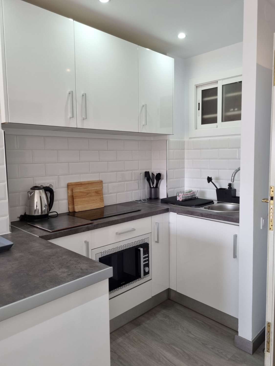 Flot studie med havudsigt til leje fra 01.02.26 - 31.5.26 og fra 01/09/2026 til 30/06/2027 i Arroyo de la Miel (Benalmadena)