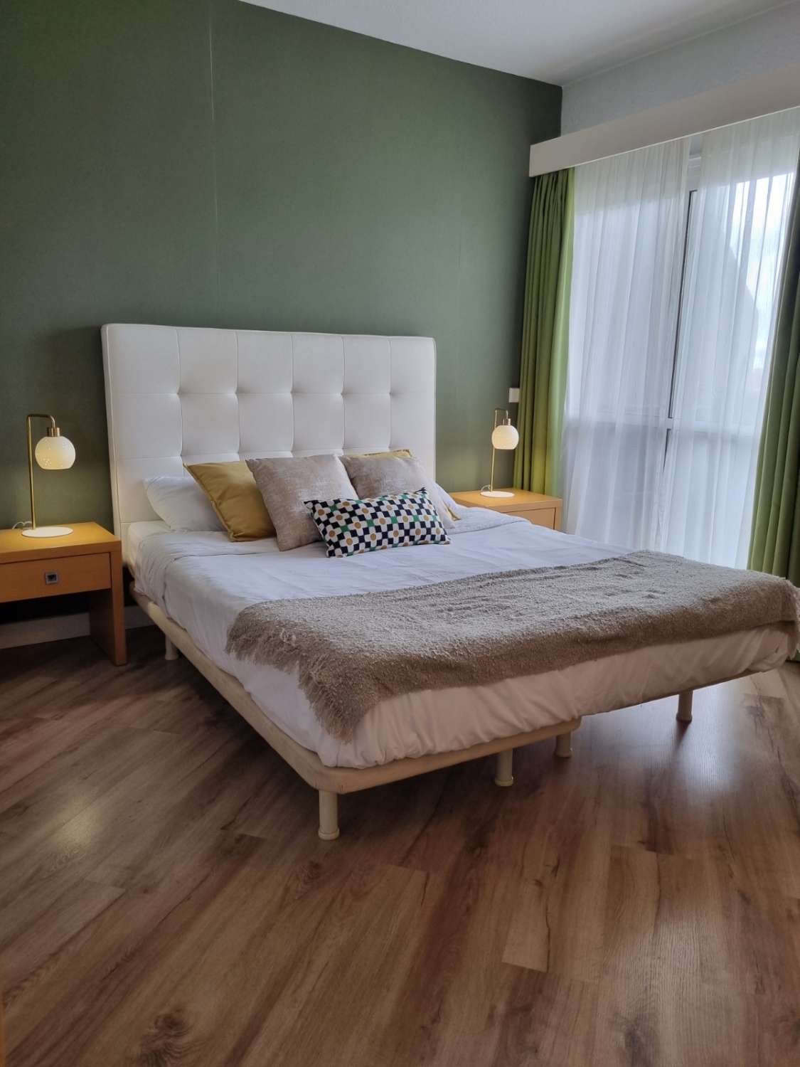 Smukt renoveret studie til leje indtil 22/02/2026 til 30/05/2026 og fra 01/09/2026 til 30/06/2027 i Benalbeach (Benalmadena)