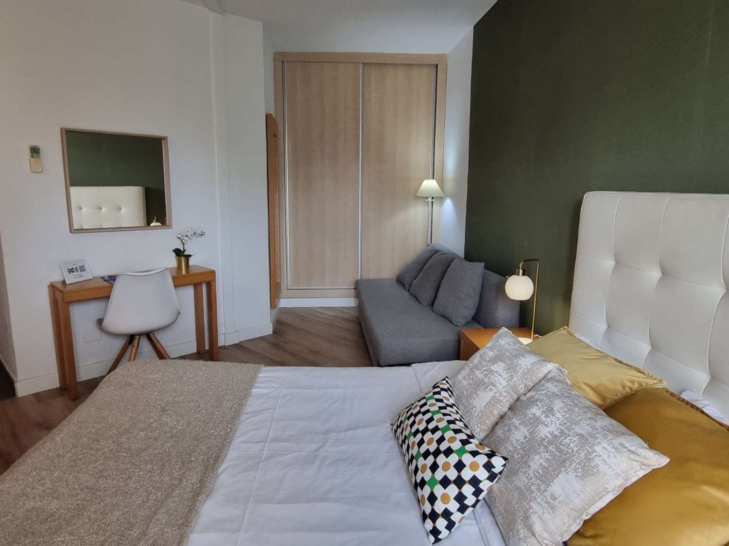 Smukt renoveret studie til leje indtil 22/02/2026 til 30/05/2026 og fra 01/09/2026 til 30/06/2027 i Benalbeach (Benalmadena)