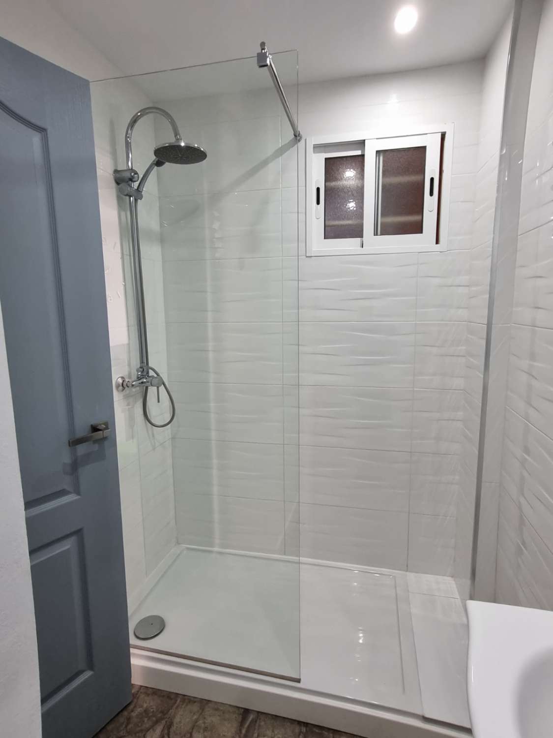 Smukt renoveret studie til leje indtil 22/02/2026 til 30/05/2026 og fra 01/09/2026 til 30/06/2027 i Benalbeach (Benalmadena)