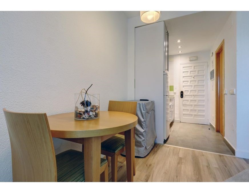 Smukt renoveret studie til leje indtil 22/02/2026 til 30/05/2026 og fra 01/09/2026 til 30/06/2027 i Benalbeach (Benalmadena)